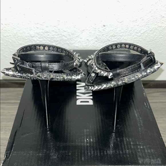 DKNY Women's Dacia Dress Sandals - Picture 5 of 7